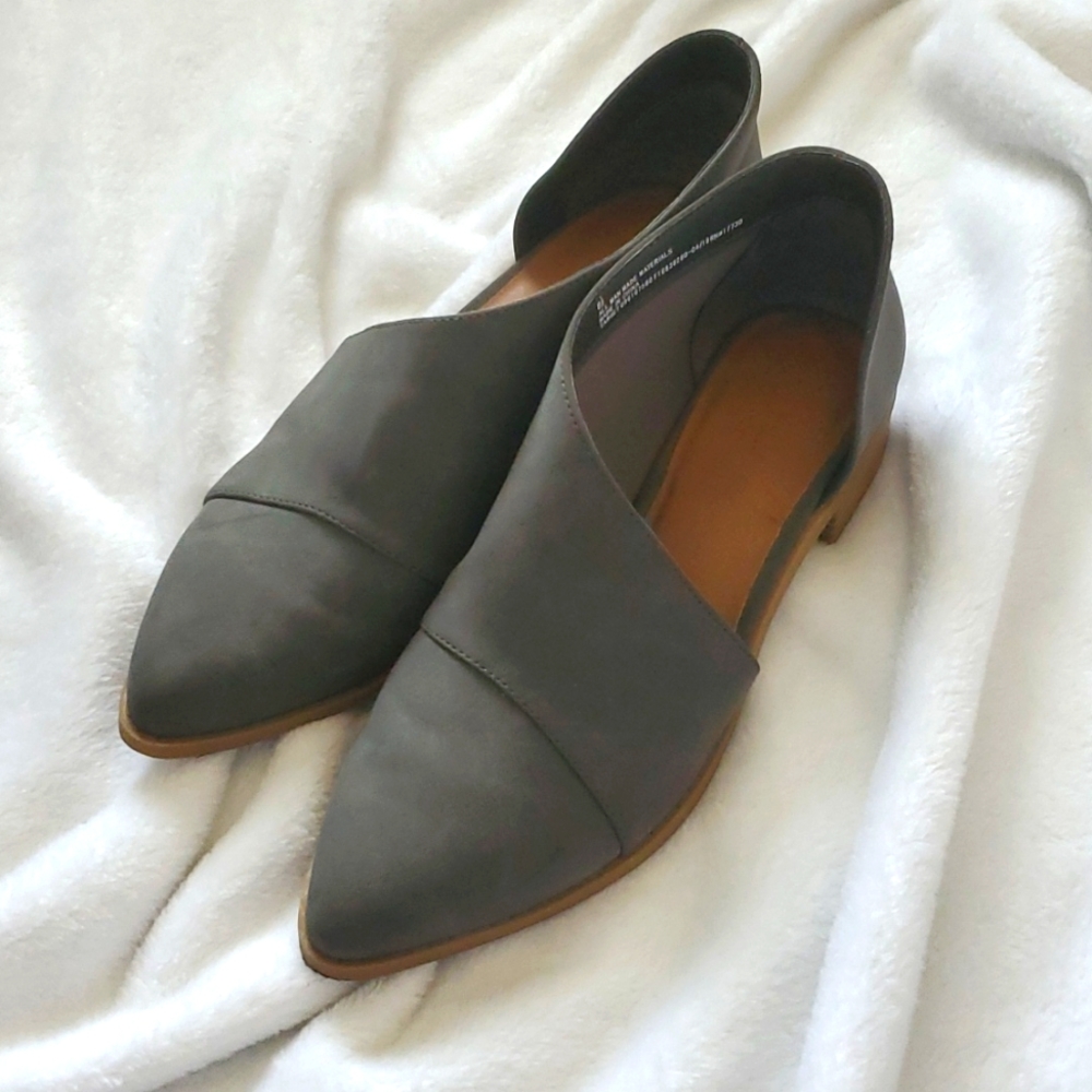 Universal thread suede shoe
